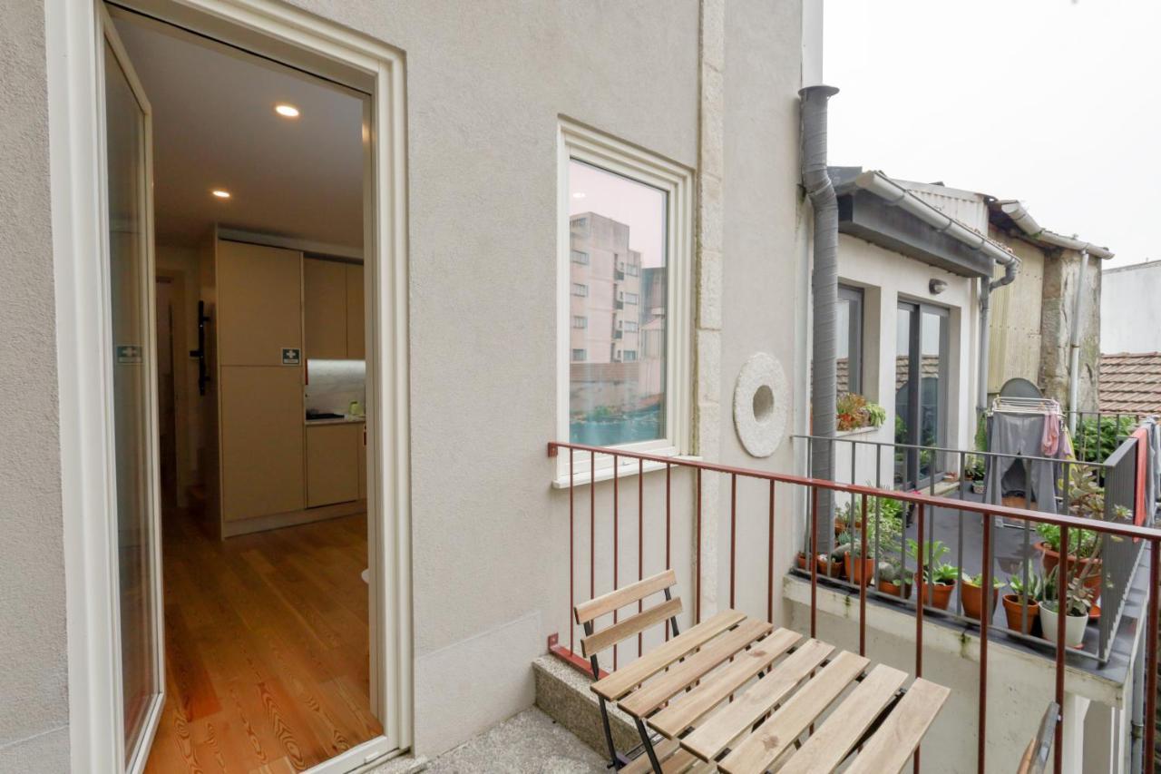 Martires Sweet Apts By Portocityhosts 외부 사진