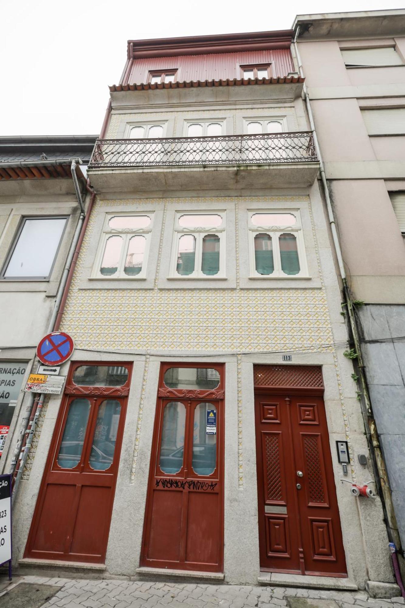 Martires Sweet Apts By Portocityhosts 외부 사진