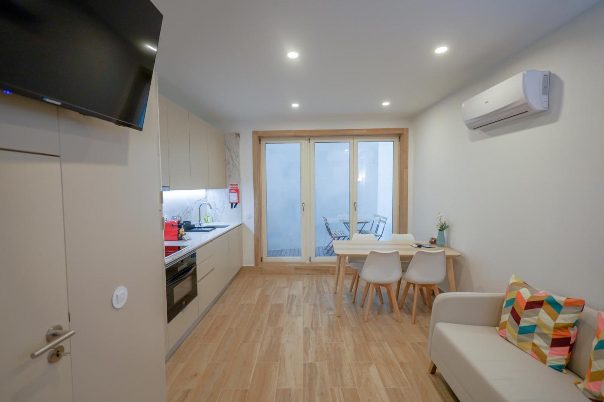 Martires Sweet Apts By Portocityhosts 외부 사진