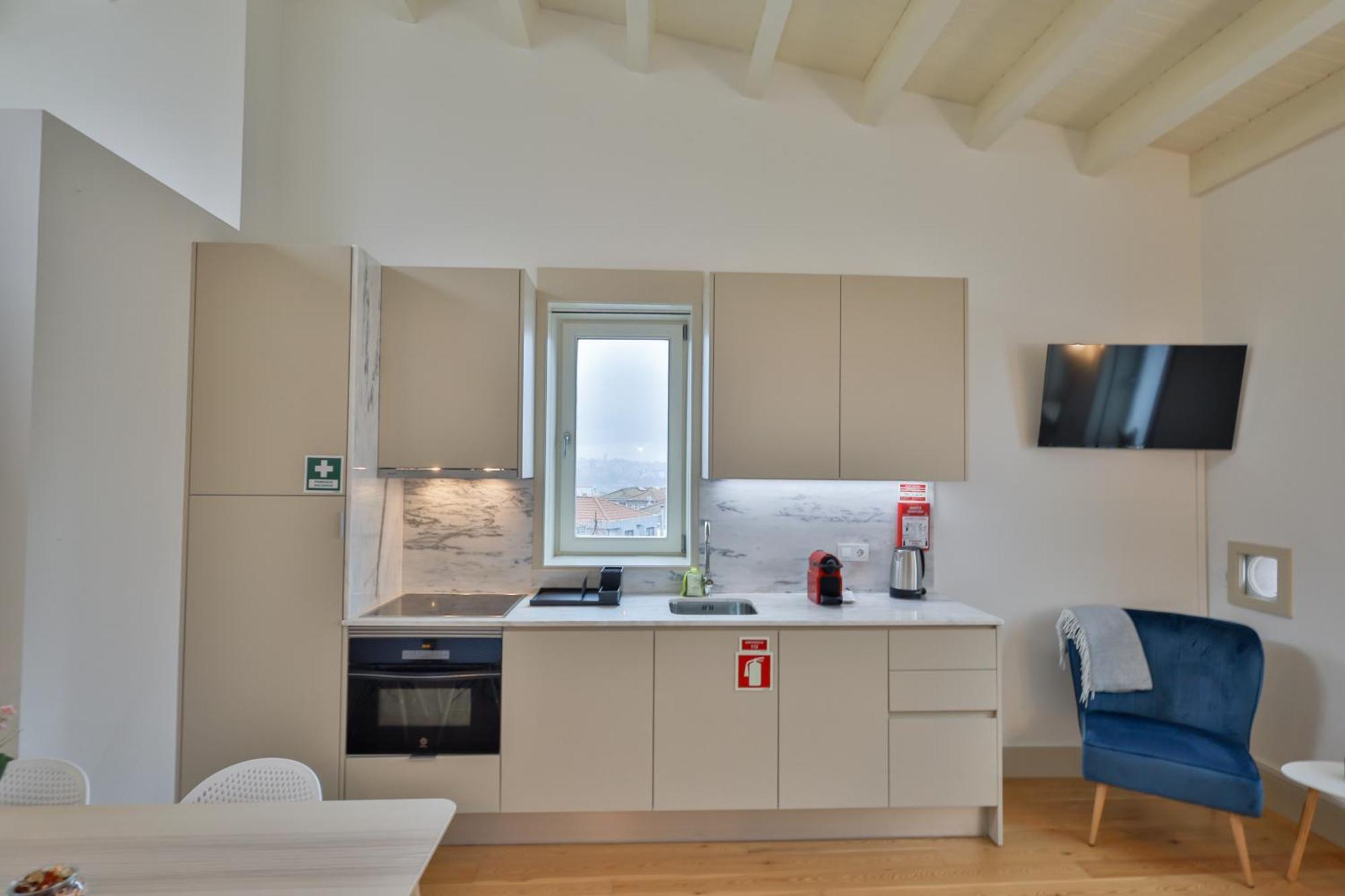 Martires Sweet Apts By Portocityhosts 외부 사진